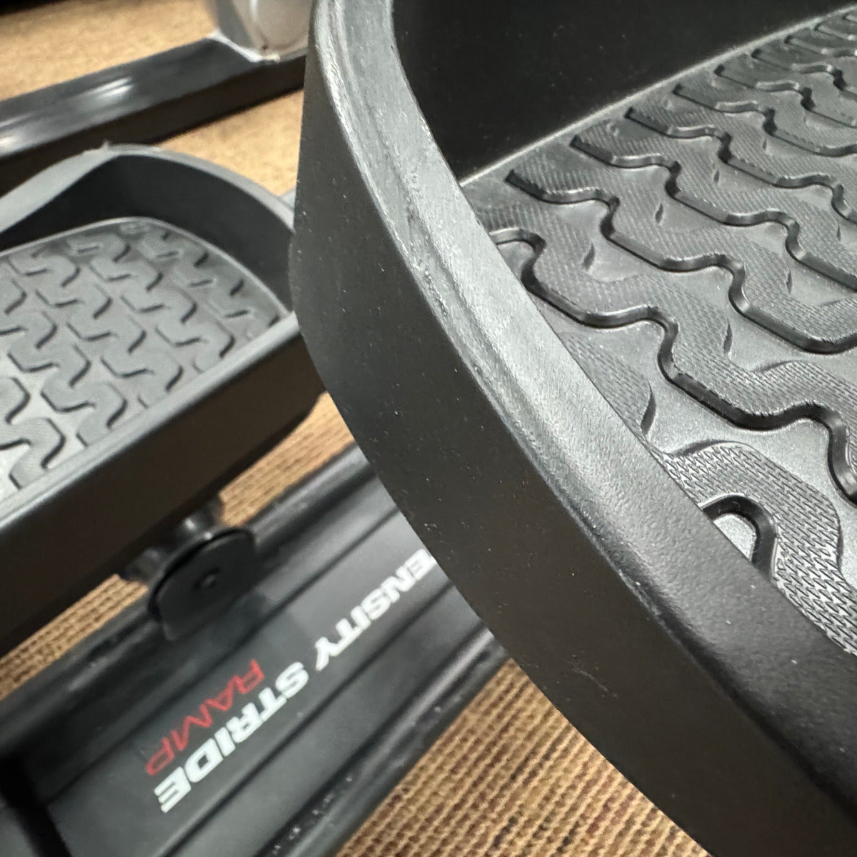 Pre-owned Proform Carbon El Elliptical Trainer