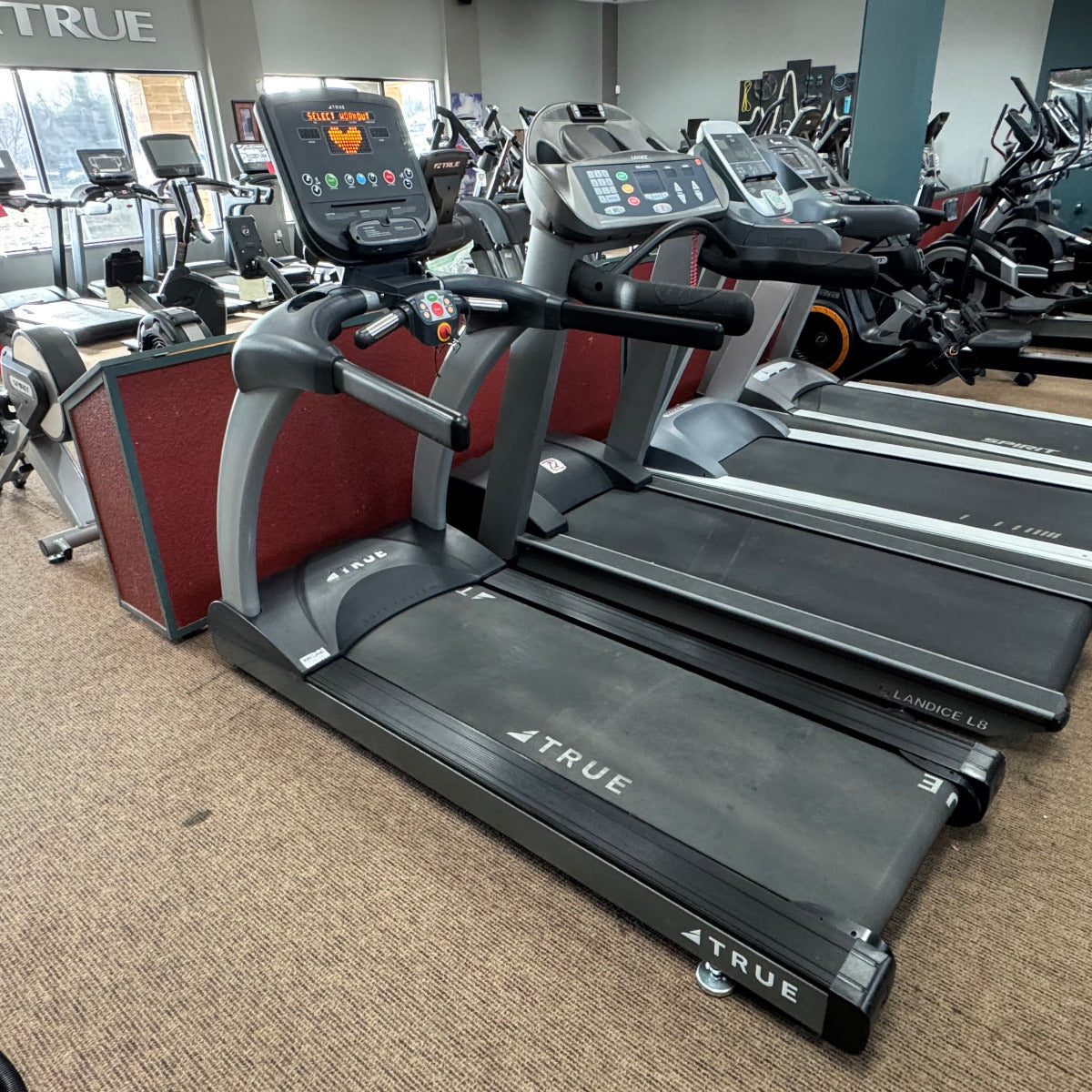 Pre-Owned True TC400 Commercial Treadmill