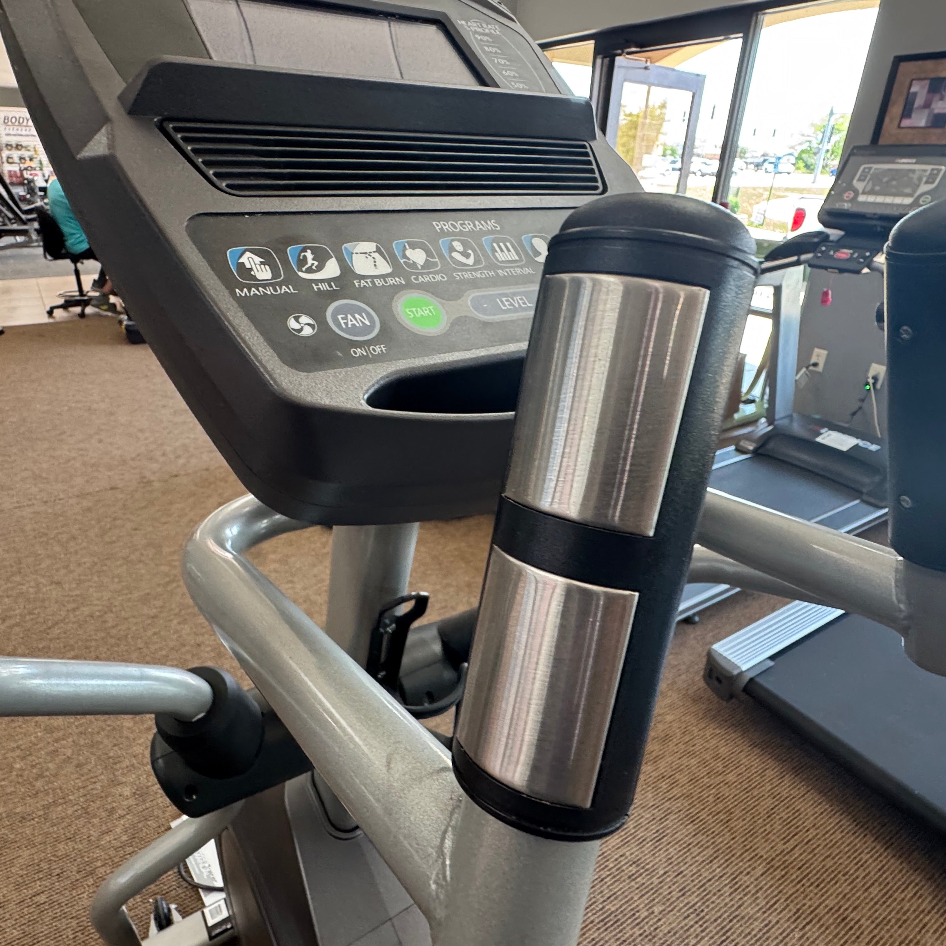 Pre-owned Spirit XE395 Elliptical Trainer with Incline
