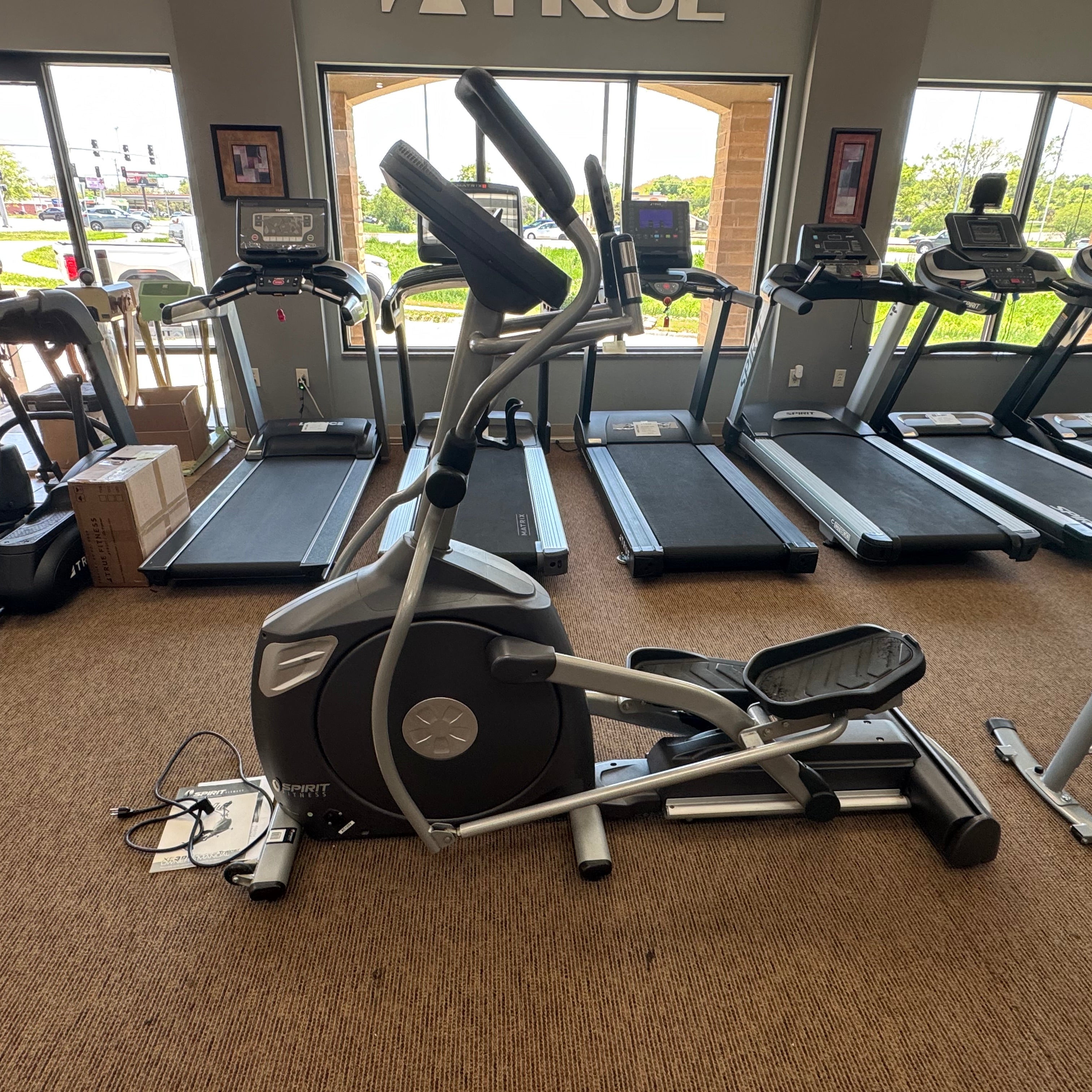 Pre-owned Spirit XE395 Elliptical Trainer with Incline