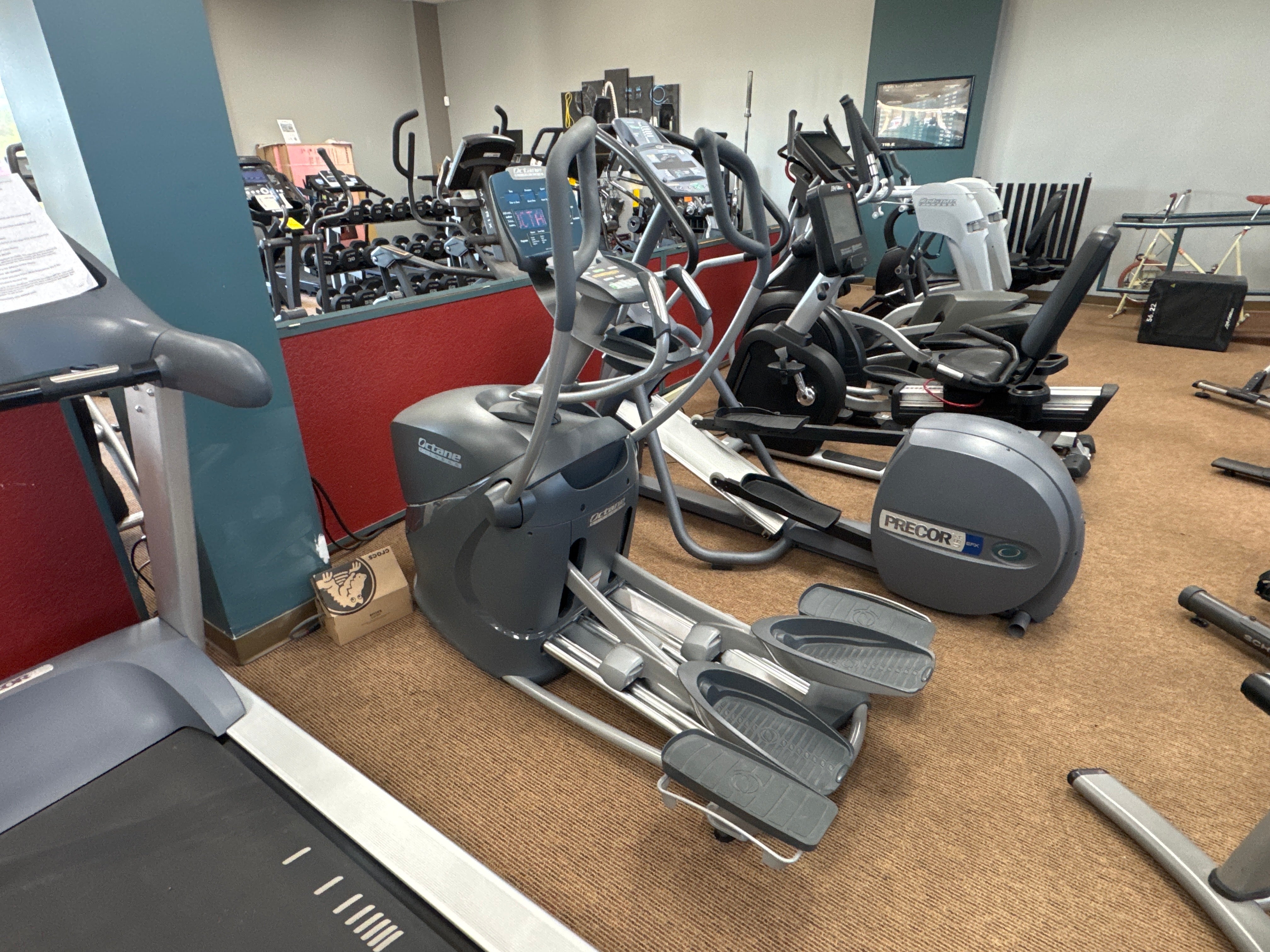 Pre-owned Octane Q37ci Elliptical Trainer