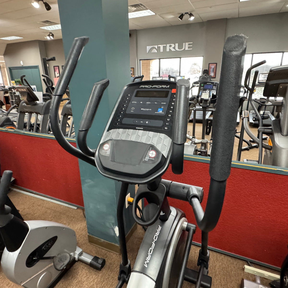 Pre-owned Proform Carbon El Elliptical Trainer