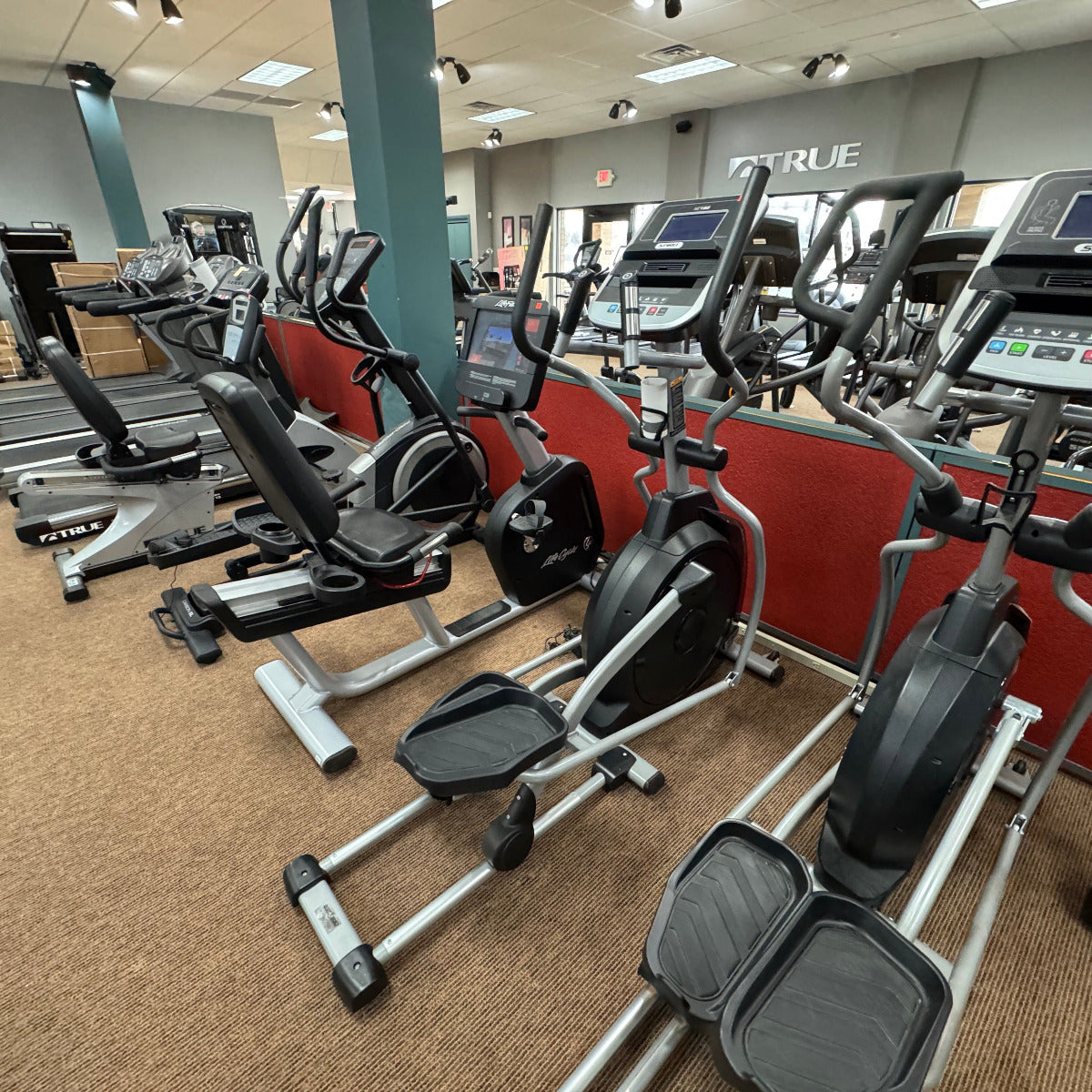 Pre-owned Spirit XE195 Elliptical Trainer