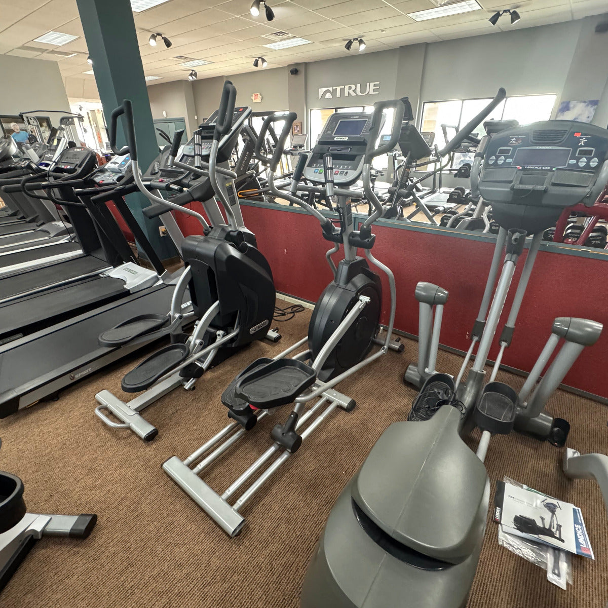 Pre-owned Spirit XE295 Elliptical Trainer