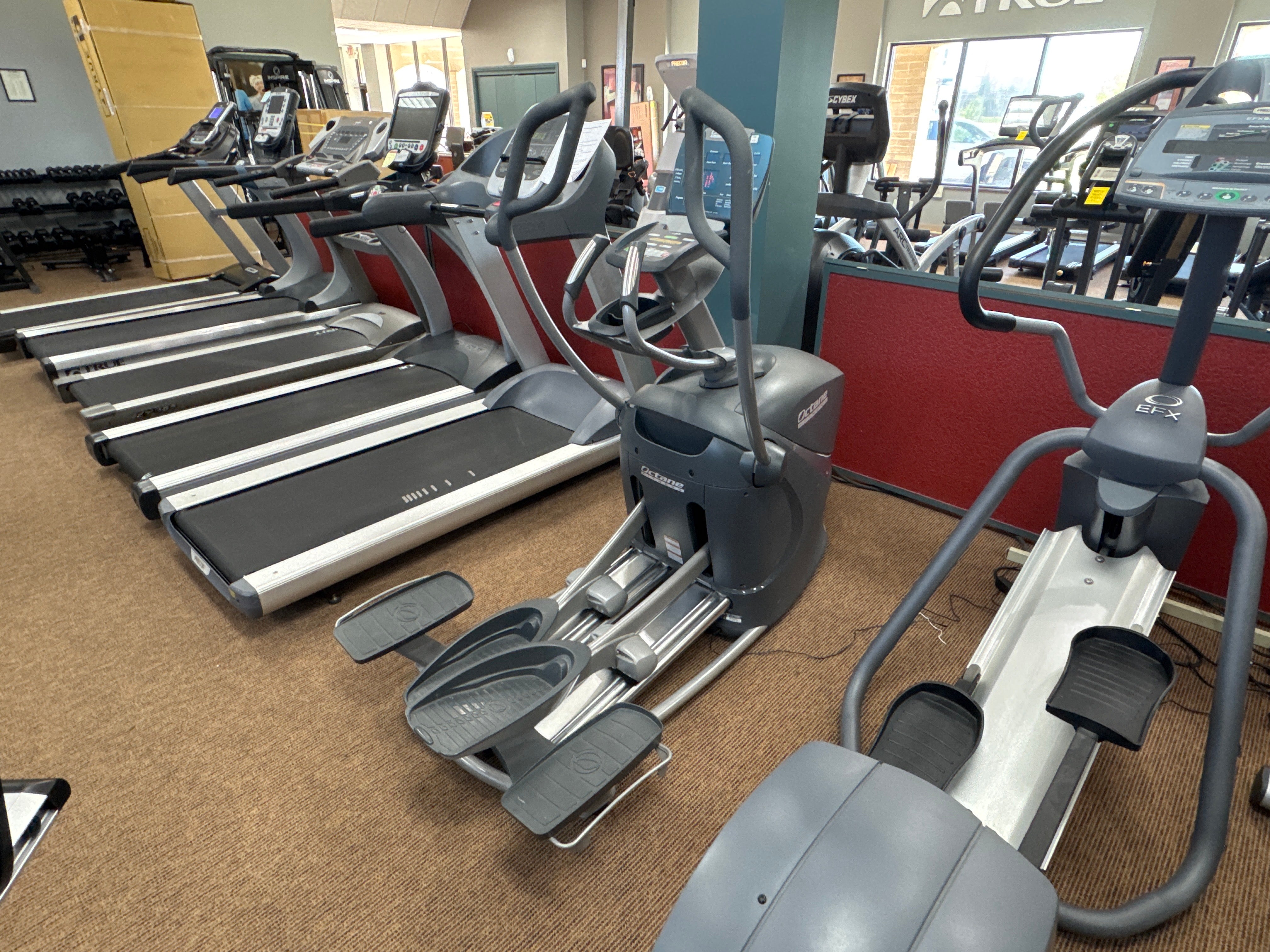 Pre-owned Octane Q37ci Elliptical Trainer