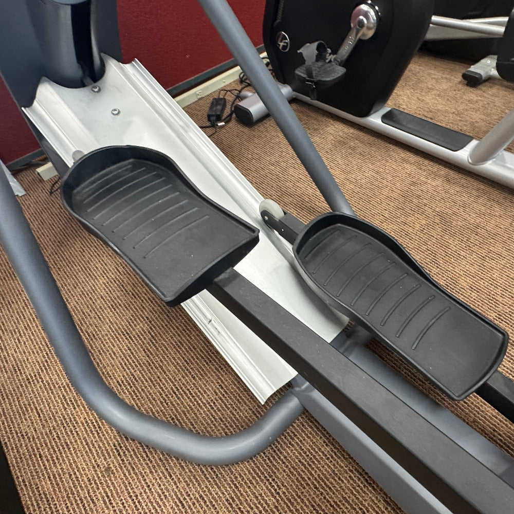 Pre-owned Precor EFX5.23 Elliptical