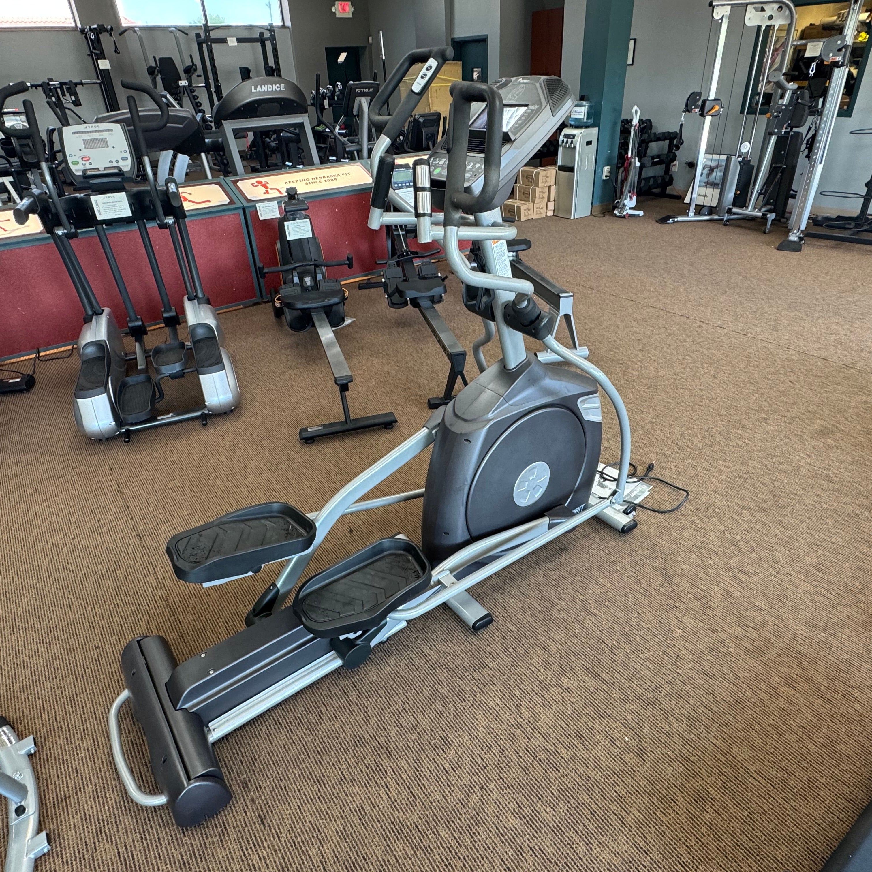 Pre-owned Spirit XE395 Elliptical Trainer with Incline
